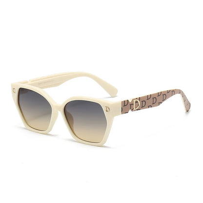 Glam Cat-Eye Frames